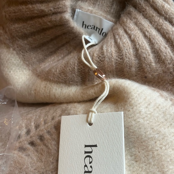 NWT HEARTLOOM Alice Sweater Size S - Picture 5 of 6